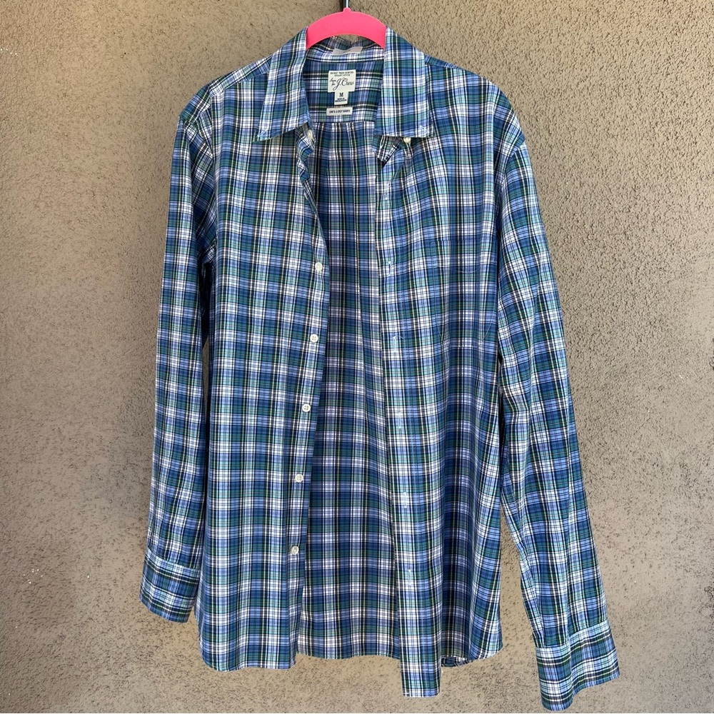 J.Crew Men’s Button Down Long Sleeve Plaid Shirt in Classic Medium with pocket